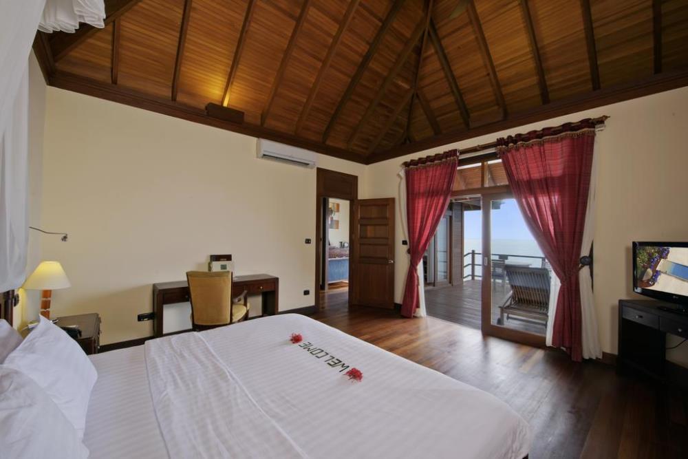 content/hotel/Sun Siyam Olhuveli/Accommodation/Honeymoon Water Villa/SunSiyamOlhuveli-Acc-HoneymoonWaterVilla-04.jpg